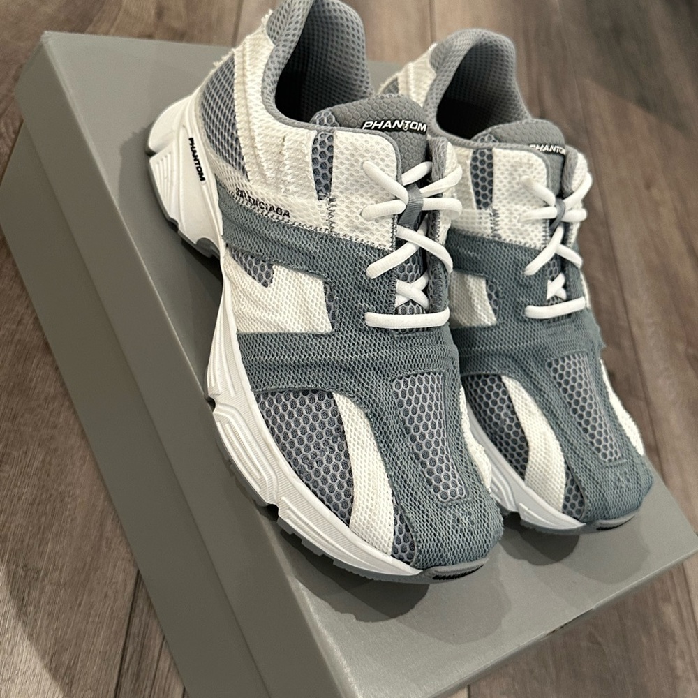 Balenciaga Phantom sneaker